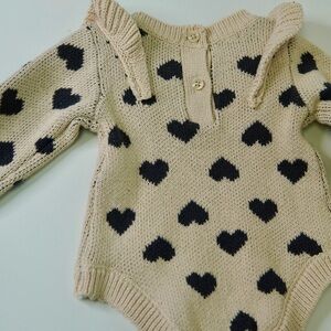 Charming Heart Sweater - Black and Tan